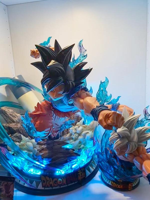 Figura coleccionable de Goku Ultra Instinto