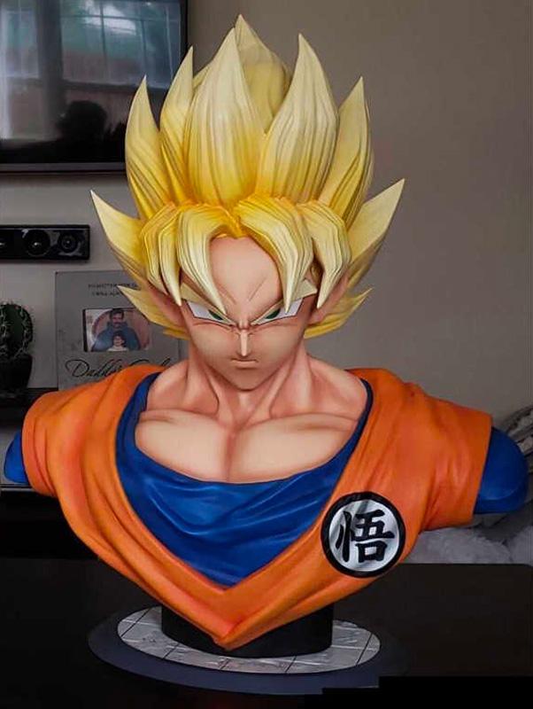 Figura de coleccionista de busto de Goku