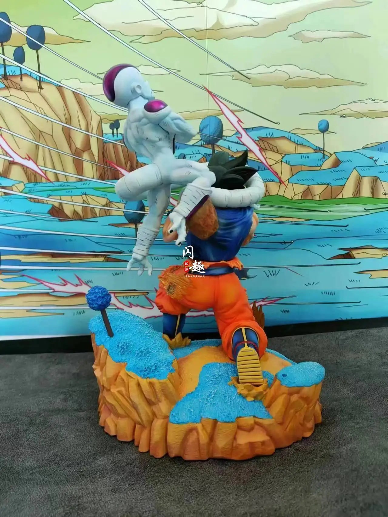 Goku Bite Frieza Figur