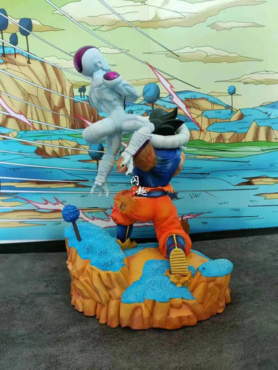 Figura Goku Muerde Freezer