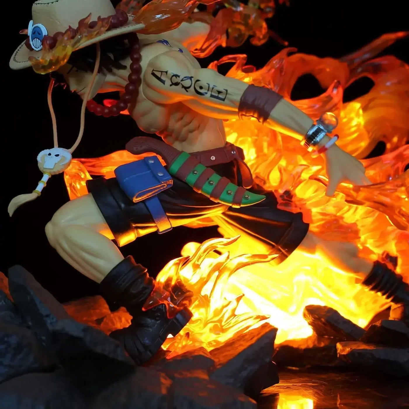 Figurine One Piece Portgas D Ace LED