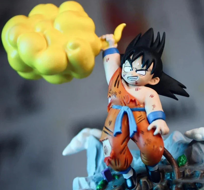 Dragon Ball Goku Figur klammert sich an seine Wolke