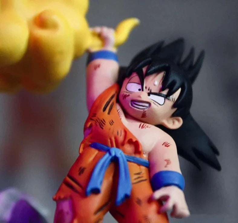 Figura Dragon Ball Goku aferrándose a su nube