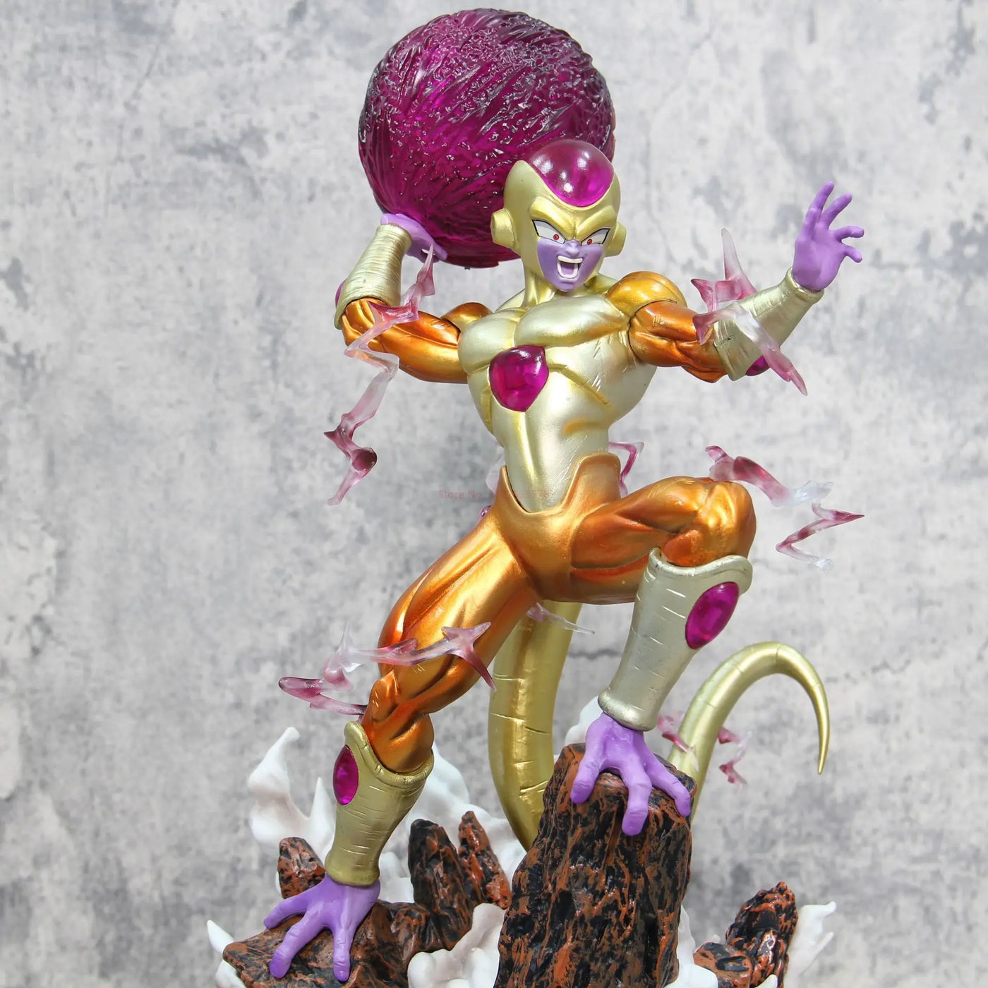 Figura Dragon Ball Golden Frieza Enfurecido