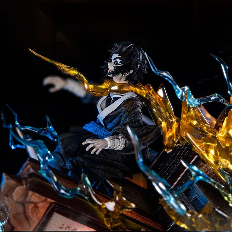 Figurine Collector en Resine Zenitsu vs Kaigaku