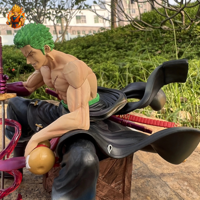 Figurine assise de Zoro de One Piece