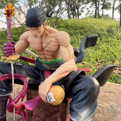 Figurine assise de Zoro de One Piece